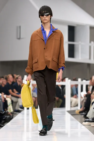 Look 33